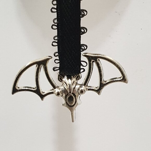 Totoro Gothic Bat Hanger Car Ornament Charm Wall Door Decor Halloween Accessory - Picture 9 of 9